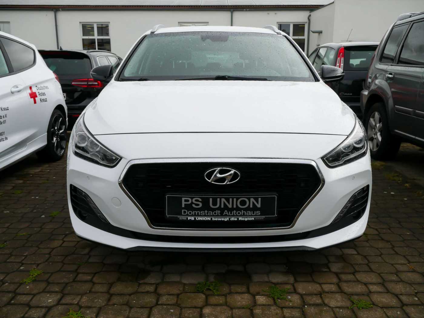 Hyundai  cw 1.6 YES! Plus PDC SHZ KAMERA NAVI LED