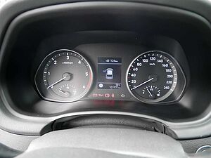 Hyundai  cw 1.6 YES! Plus PDC SHZ KAMERA NAVI LED